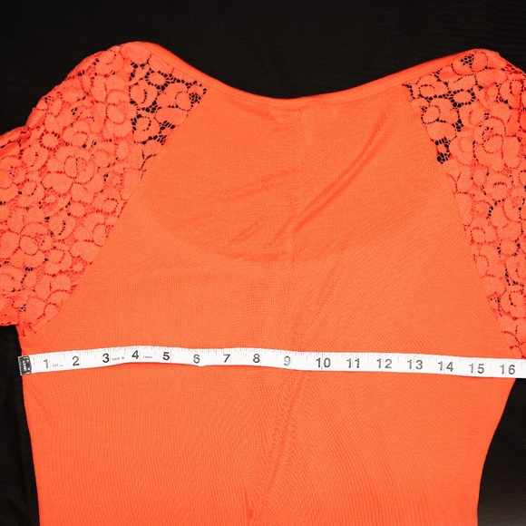 Victoria's Secret Women's Lace Sleeve Henley Scoop Neck Size Medium - Picture 5 of 10